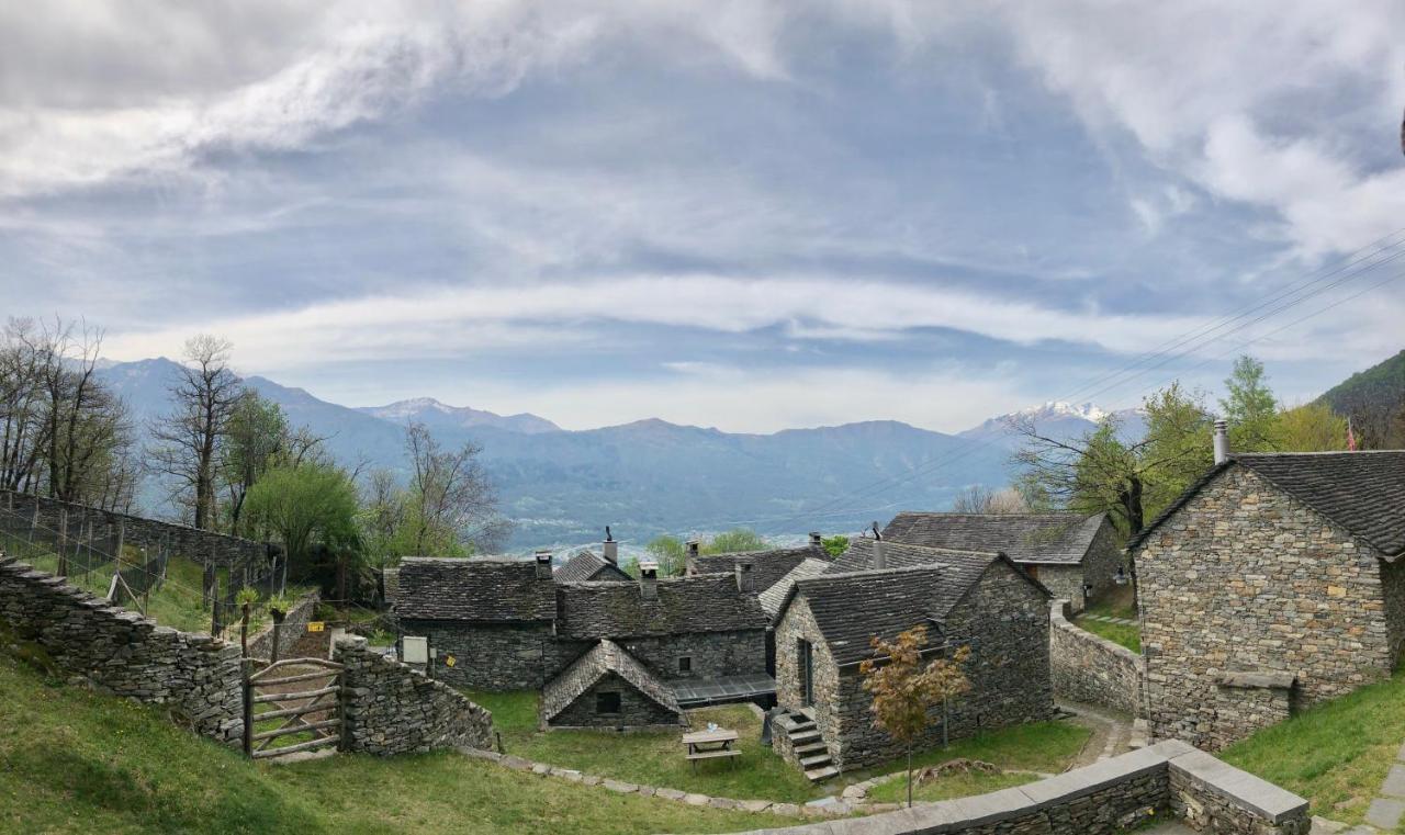 Birdbox Curzutt Hotel Monte Carasso Exterior photo